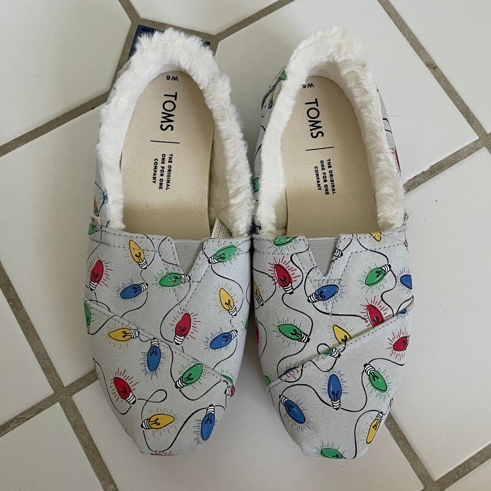 NWOT Toms Holiday Lights Classic Shoes